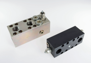 Valves for SAE flange