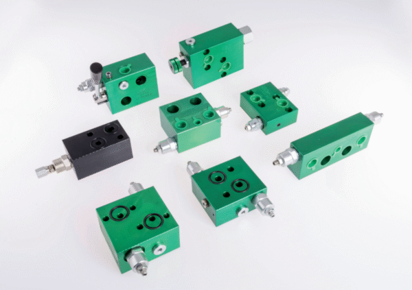 Valves for hydraulic motors